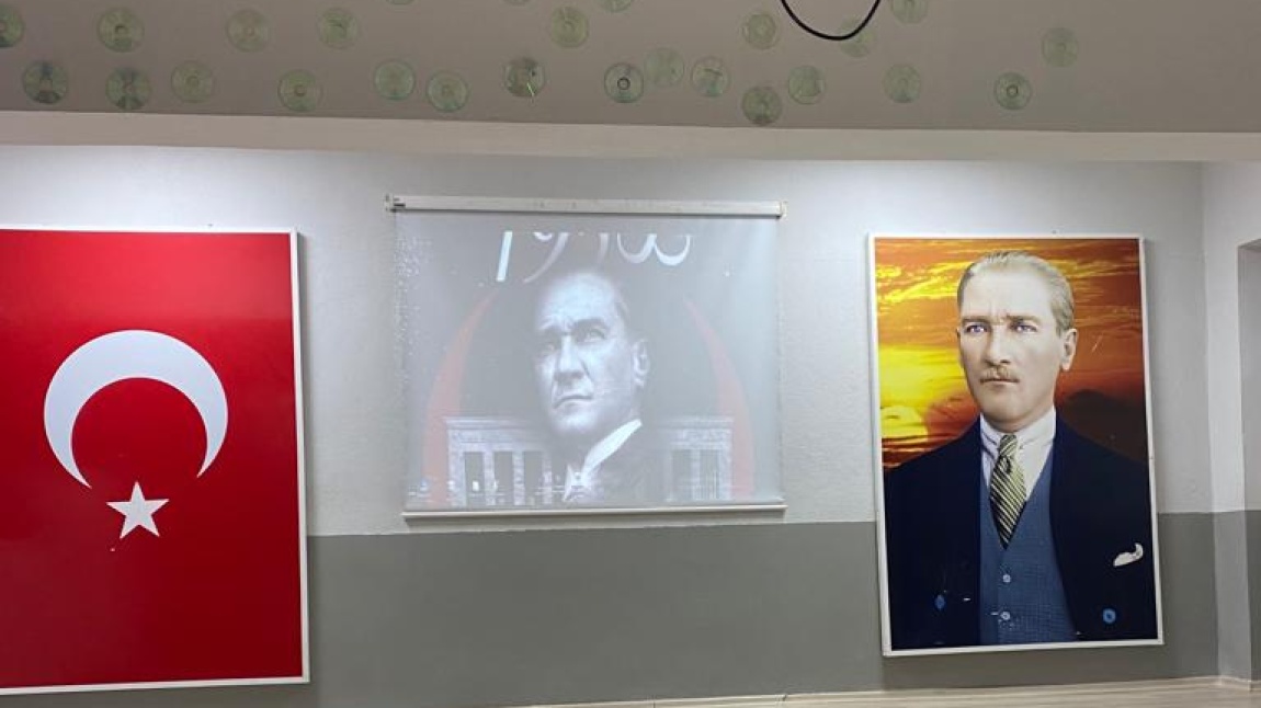 Okulumuzda 10 Kasım Atatürkü Anma Günü